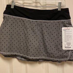 NWT. Lululemon Pace Setter Skort. Sz 8 BlaCk & White Polka Dot